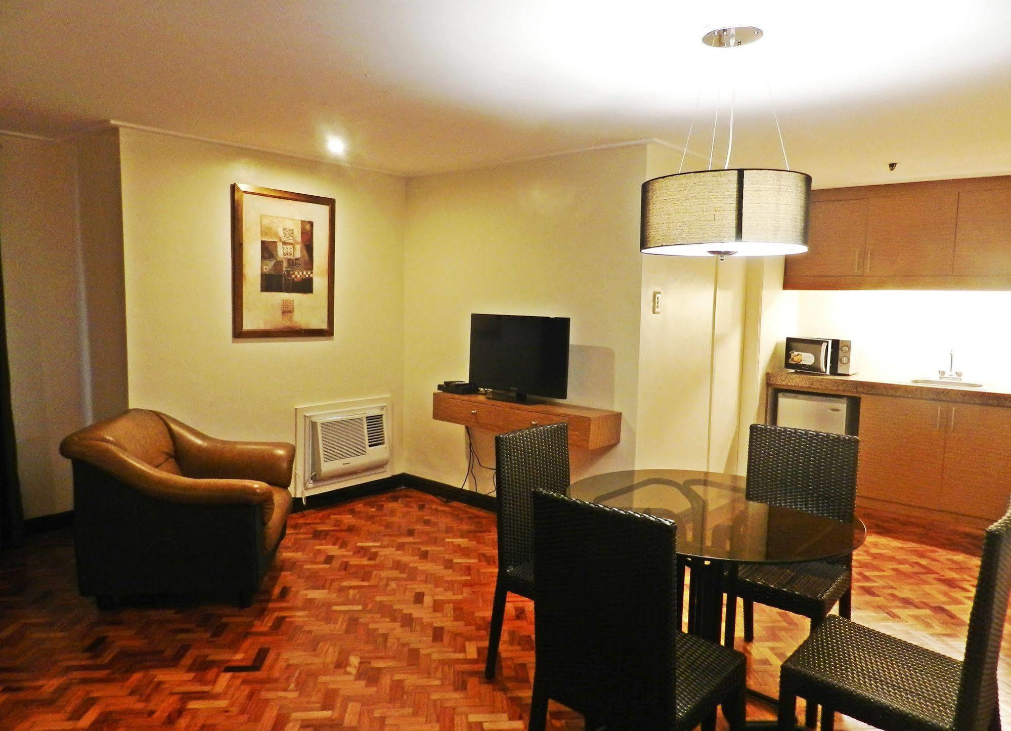 Salcedo Suites San Pedro Makati Eksteriør billede